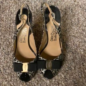 Adorable cheetah heels